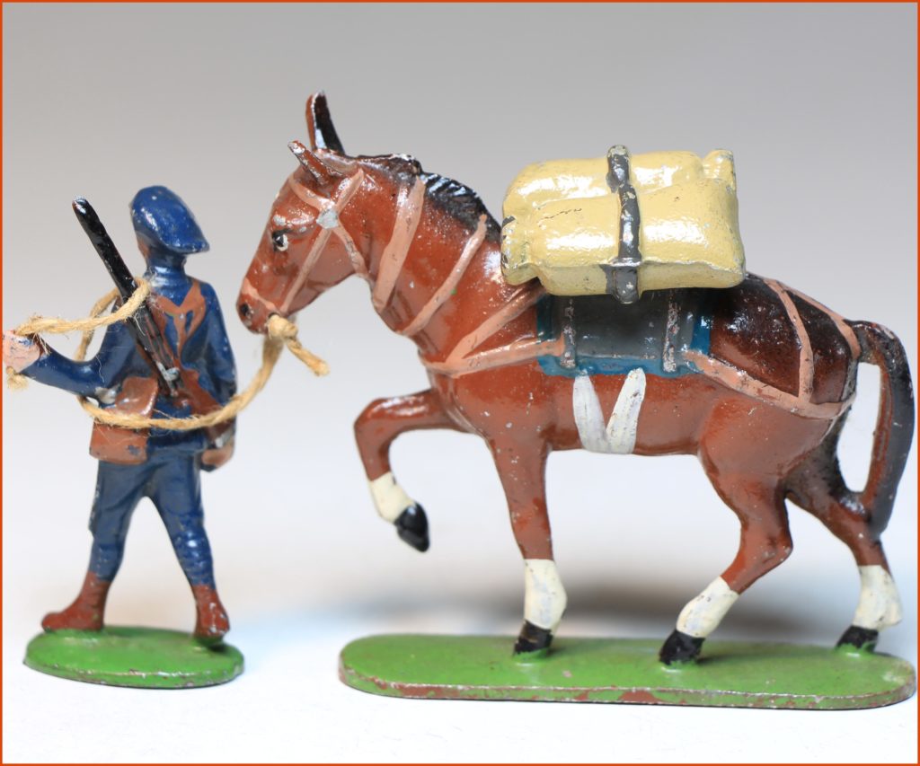 QUIRALU Chasseurs alpins musiciens au défilé Quiralu avec Cor